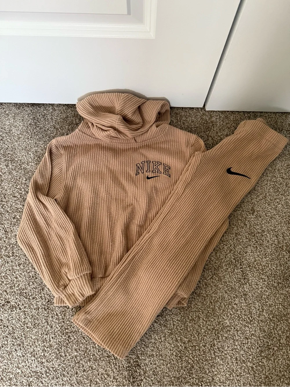 girls nike tracksuit